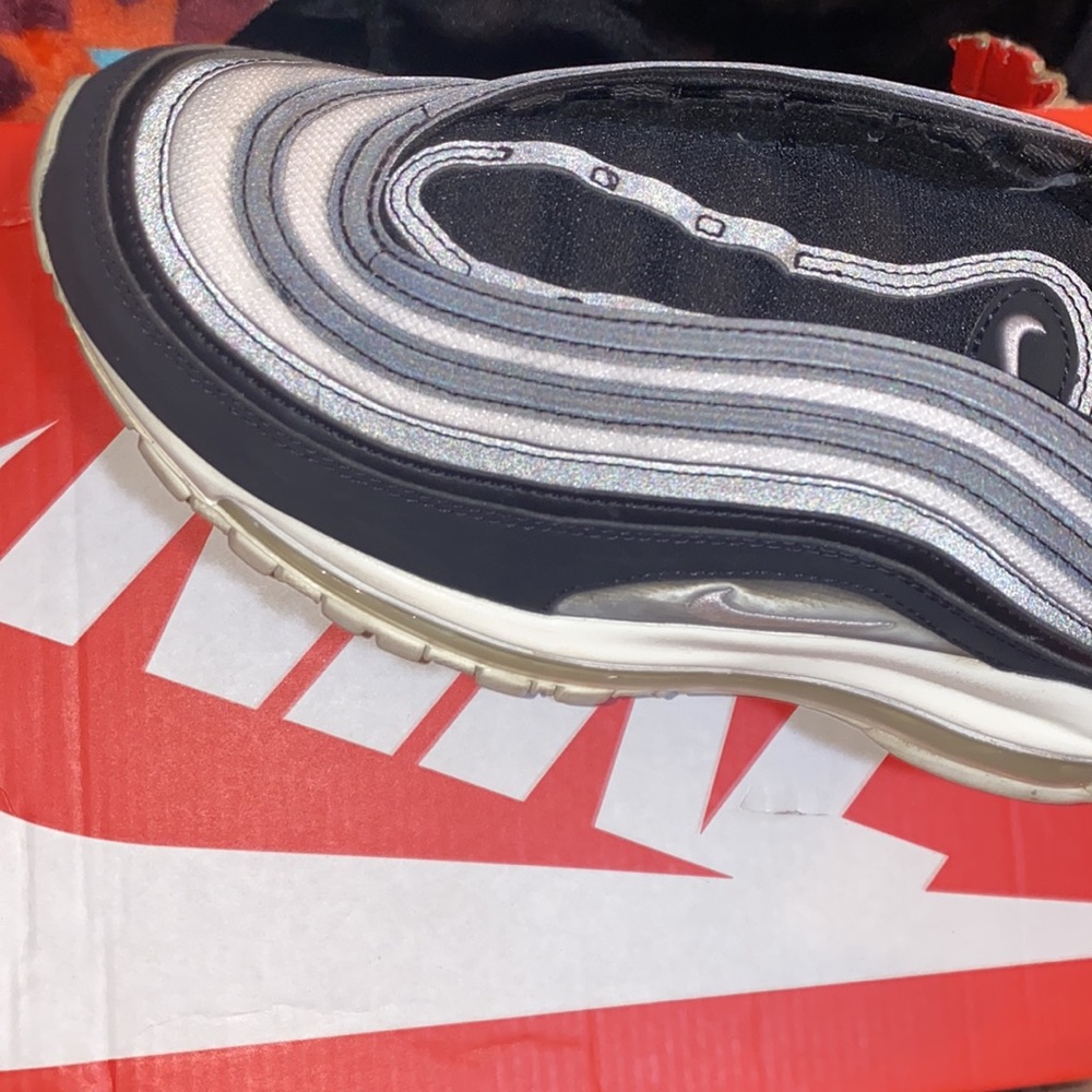 Nike air maxes 97’